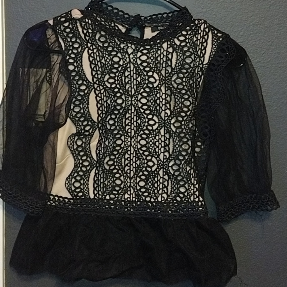 Blāshe small black blouse
